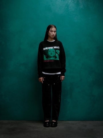 Green Motif Printed Sweater Look