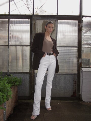 Basic Oversized Blazer Look by RÆRE