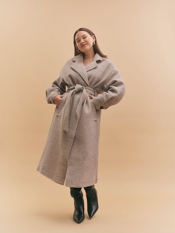 Elegant Coat Look