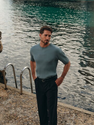 Fine Knit T-Shirt Look