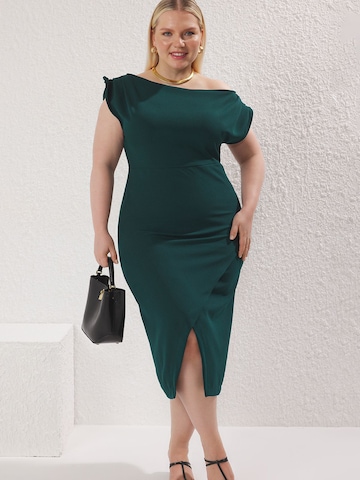 Trendyol CurveHaljina - zelena boja: prednji dio