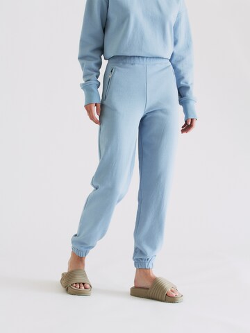 RÆRE by Lorena Rae - Tapered Pantalón 'Carmina' en azul: frente