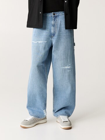 Pull&Bear Loose fit Jeans in Blue: front