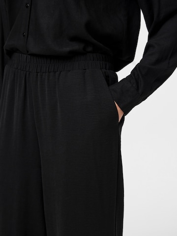 PIECES - Pierna ancha Pantalón 'PCTifany' en negro