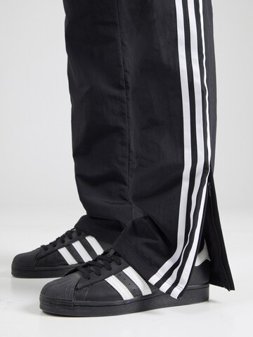 ADIDAS ORIGINALSregular Hlače - crna boja