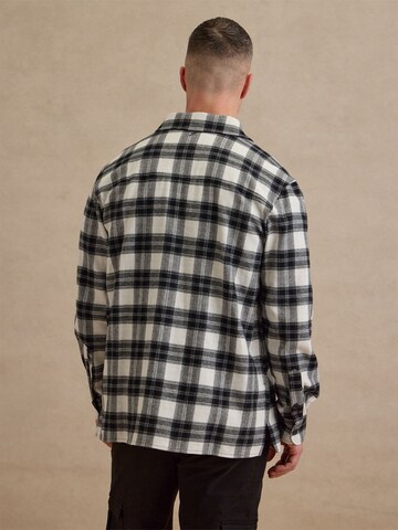 DAN FOX APPAREL - Ajuste regular Camisa 'Mattes' en negro
