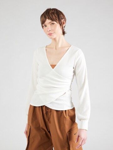 ABOUT YOU Shirt 'Fee' in Wit: voorkant