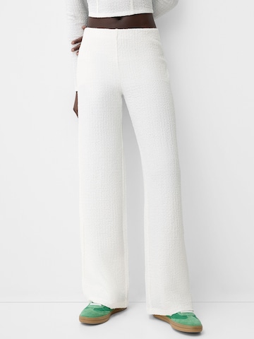 Bershka Wide Leg Hose in Weiß: Vorderseite