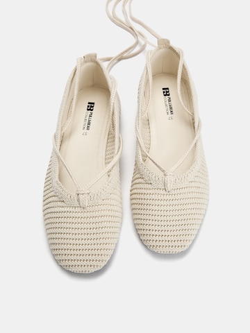 Pull&Bear Ballerina in Beige