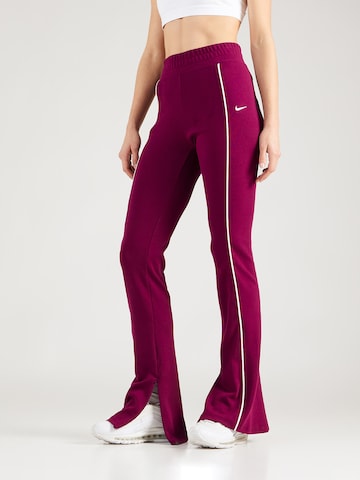Nike Sportswear Flared Byxa i röd: framsida
