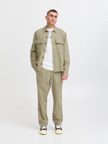 !Solid - Regular Calças chino ' SDLIAM ' em verde