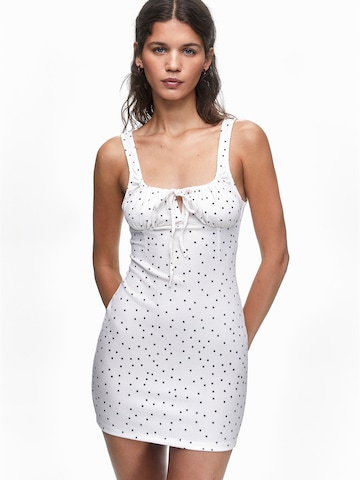 Pull&Bear Лятна рокля в бяло