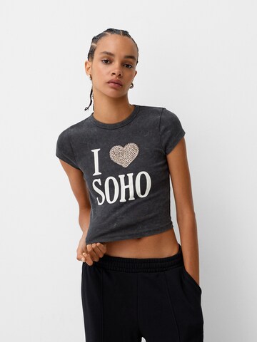 T-shirt Bershka en gris : devant