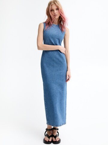 Pull&Bear Kleid in Blau: Vorderseite