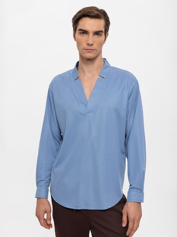 Antioch Regular Fit Hemd in Blau: Vorderseite