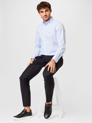 HUGO - regular Pantalón de pinzas 'Hesten' en negro