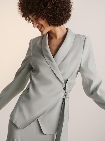 Guido Maria Kretschmer Women Blazer 'Elsa' in Grey: front