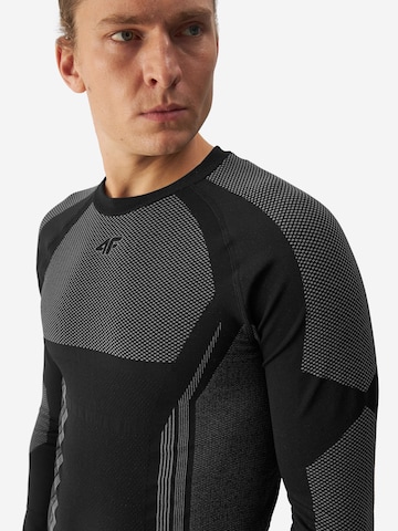 Tricou funcțional de la 4F pe negru
