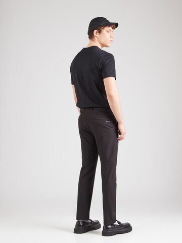Coupe slim Pantalon à plis 'Commuter' BOSS en noir