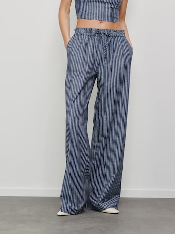 RÆRE by Lorena Rae Regular Trousers in Blue: front