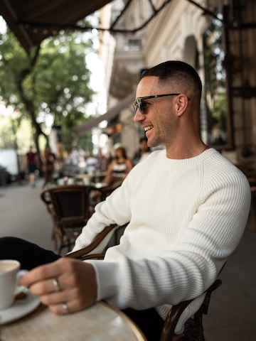 DAN FOX APPAREL Tröja 'Markus' i vit