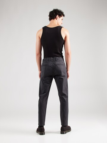 BOSS Tapered Hose in Schwarz