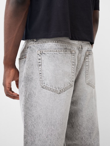 Bershka Lużny krój Jeansy w kolorze szary