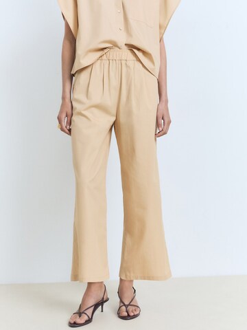 MANGO Bootcut Kalhoty 'TOMY-H' – hnědá: přední strana