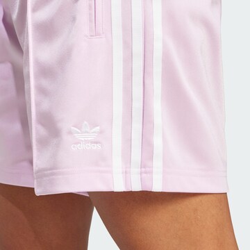 ADIDAS ORIGINALS Loosefit Shorts 'Firebird' in Lila