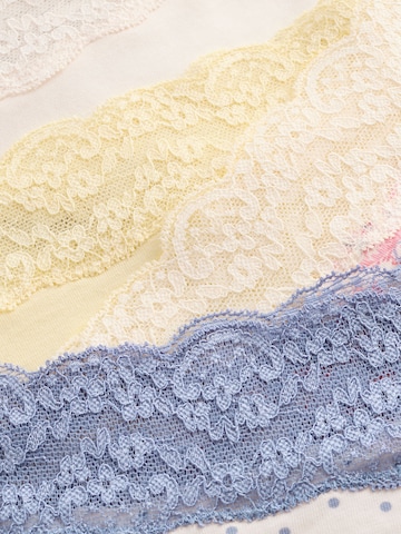 String di Next in colori misti