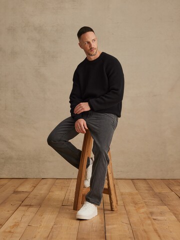 DAN FOX APPAREL Pullover 'Markus' in Schwarz: Vorderseite