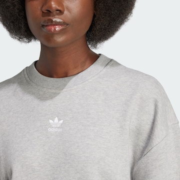 ADIDAS ORIGINALS Sweatshirt 'Essentials' i grå