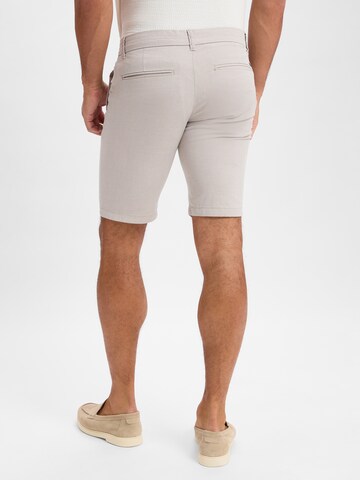 Finshley & Harding Slimfit Shorts in Beige