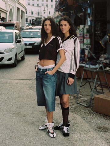 ADIDAS ORIGINALS Μπλουζάκι σε λευκό