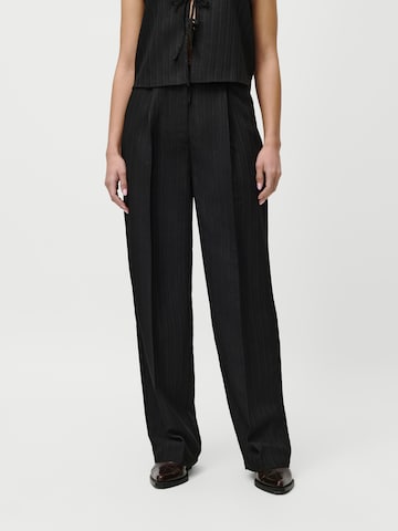LeGer by Lena Gercke - Loosefit Pantalón plisado 'Suki' en negro: frente