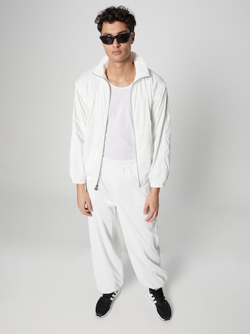 VIERVIER - Chaqueta de entretiempo 'Janne' en blanco
