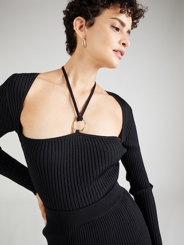 Tricou de la GLAMOROUS pe negru