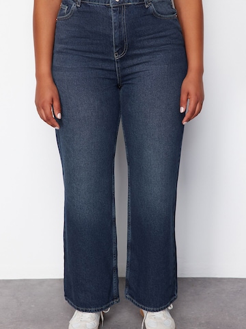 Trendyol Curve Regular Jeans in Blauw: voorkant