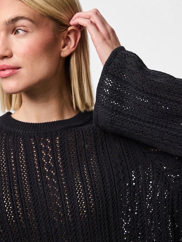 PIECES Sweater 'PCNUKA' in Black