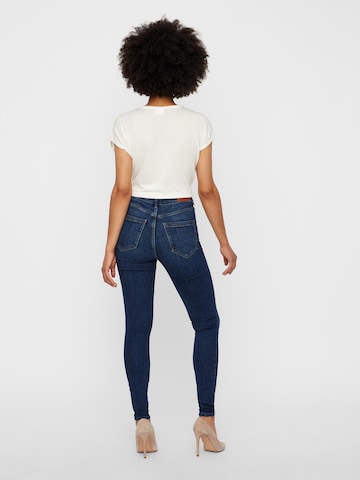 VERO MODA Kitsas Teksapüksid 'VMSophia', värv sinine