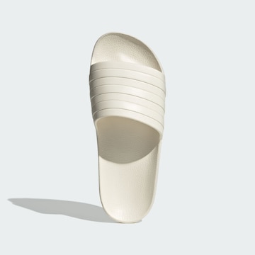 ADIDAS PERFORMANCE - Sapato aberto 'Adilette Aqua' em branco