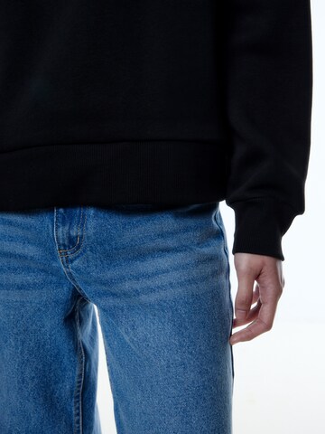 EDITED Sweatshirt 'Valda' in Black
