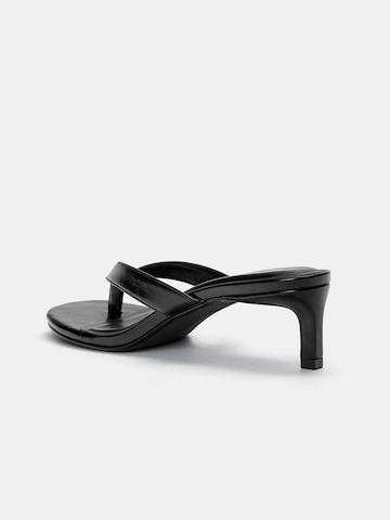 Pull&Bear T-bar sandals in Black