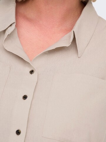 Chemisier 'CARYasmin' ONLY Carmakoma en beige