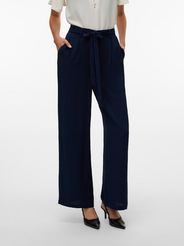 Loosefit Pantalon à pince 'VMBADINA' VERO MODA en bleu : devant