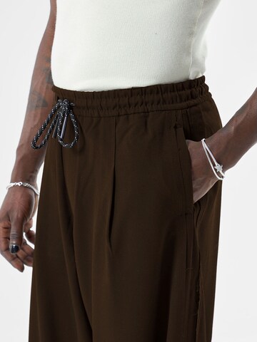 VAMOS CLO Wide leg Pleat-front trousers 'CLEVALEND' in Brown