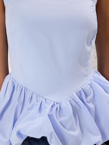 Trendyol - Blusa em azul