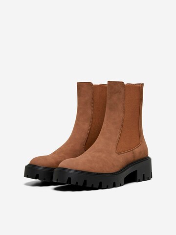 Boots chelsea 'ONLBetty' di ONLY in marrone