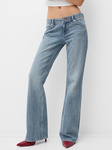 Bootcut Jeans de la Bershka pe albastru: față