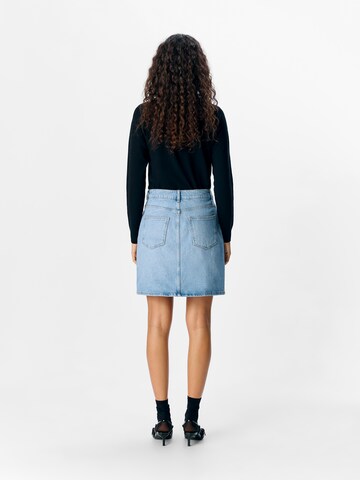 Gonna 'OBJEllen' di OBJECT in blu